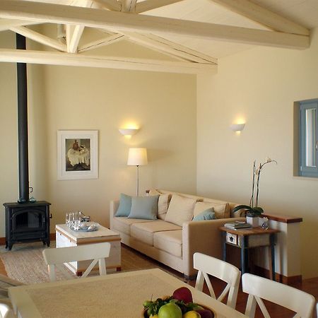 Urania Luxury Villas Pondi エクステリア 写真