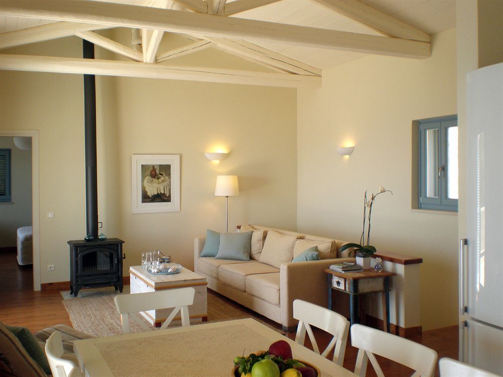 Urania Luxury Villas Pondi エクステリア 写真